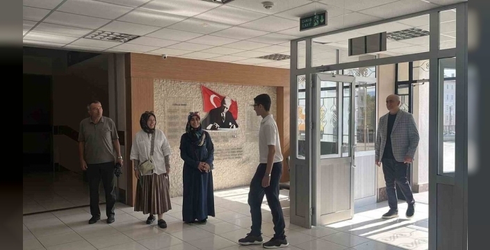 LGS'de zirveye tırmanan deha: 'Sıkı ama dengeli çalıştım, ailem ve öğretmenlerim en büyük destekçim oldu