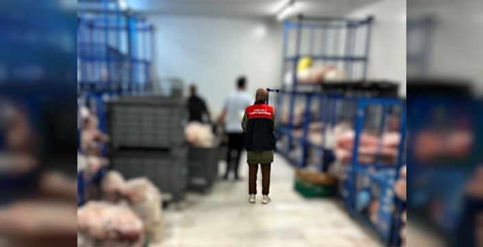 Lüleburgaz'da uygunsuz koşullarda saklanan 4 ton et ele geçirildi