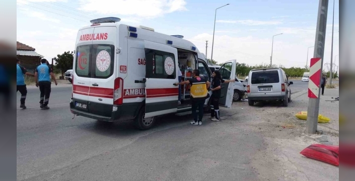 Malatya'da kanlı yol: İki aracın çarpışmasıyla 8 yaralı