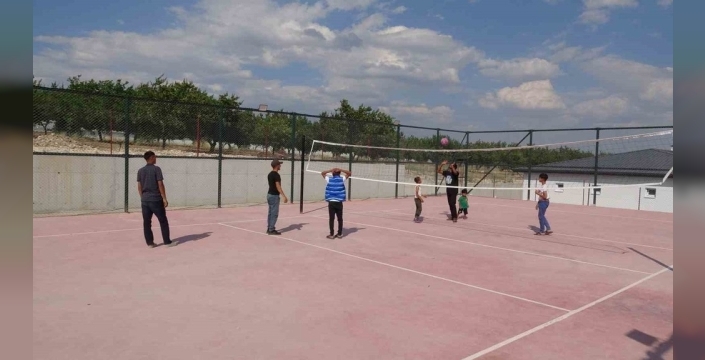 Malatya'da kayısı hasadı için modern barınma alanları oluşturuldu
