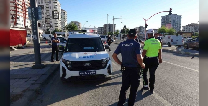 Malatya'da yürek burkan kaza: Karşıdan karşıya geçerken hayatını kaybetti