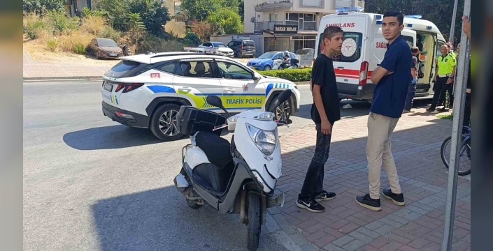 Manavgat'ta yürekler ağza geldi: Motosiklet ve otomobil feci şekilde çarpıştı, 2 kişi yaralandı!