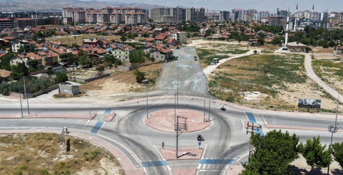 Meram'da yol seferberliği sürüyor! Başkan Kavuş: