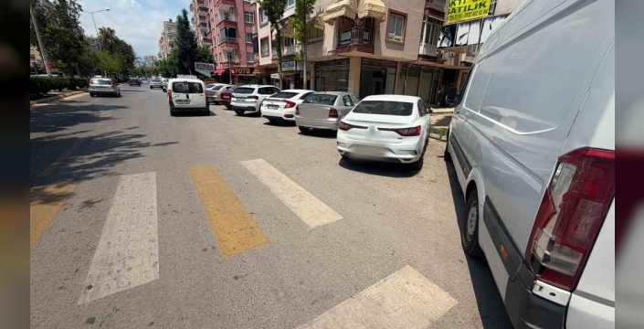 Mersin'de engelli rampalarını işgal eden 184 araca ceza kesildi