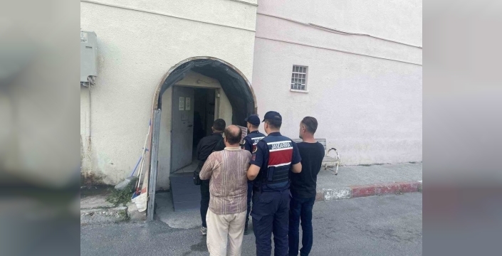 Mersin'de sahte evrakla yapılan milyonluk vurgun girişiminde suçüstü baskın