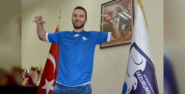 Nihad Mujakic, Erzurumspor FK'nın 4. Bosna Hersekli futbolcusu oldu