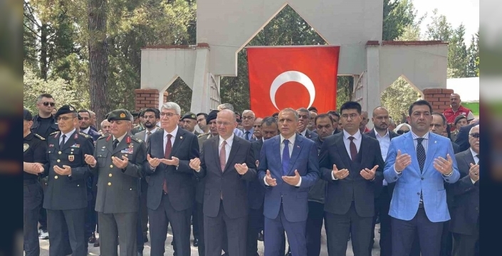 Osmaniye'de 15 Temmuz anma programı duygusal anlara sahne oldu