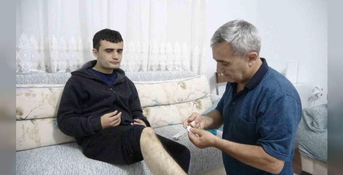 Otizmli oğluyla çıktığı doğa gezisi kabusa döndü: Sahipli köpekler dehşet saçtı!