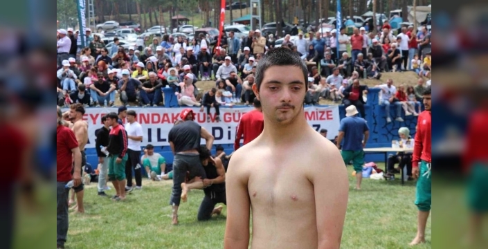Özel gereksinimli Ufuk Erdem, Akdağ güreşlerinde gönülleri fethetti