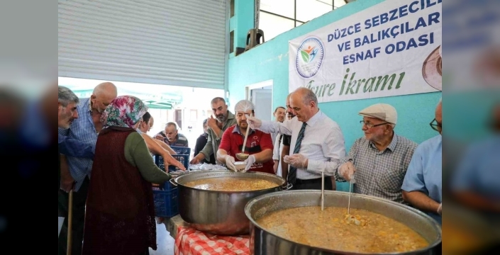 Pazar tezgahından taşan bereket: Aşure, Düzce'de gönülleri birleştirdi