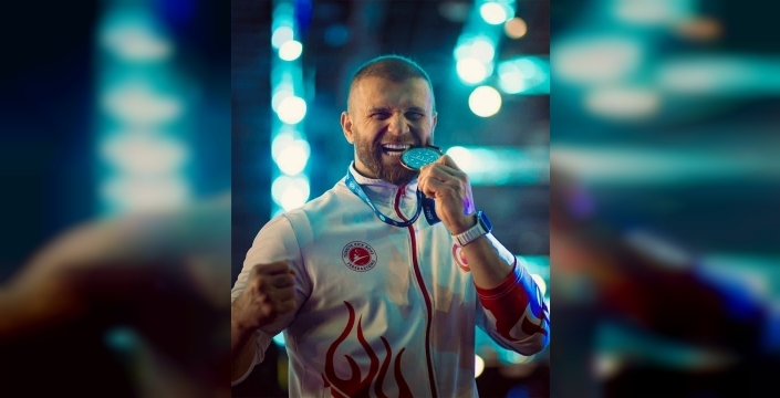 Rakipsiz şampiyon: Kadir Yıldırım, hiç ringe çıkmadan 32. kez Türkiye şampiyonu oldu!