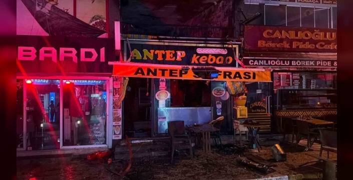 Restoran bacasındaki kıvılcım, 5 katlı binayı küle döndürdü: Küçükçekmece'de dehşet anları