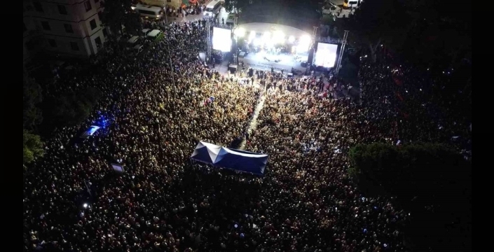 Resul Dindar, Ünye'de coşkulu bir konser verdi