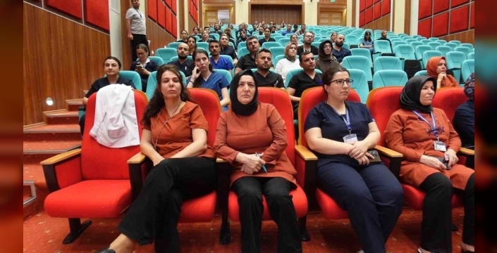Sağlıkçılara hayati risklere karşı KKKA eğitimi: Kenelerle mücadele nasıl olur?