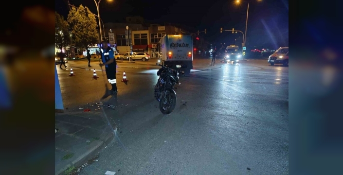 Sakarya'da yürekleri dağlayan kaza: Motosikletler ve araç çarpıştı, 1 ölü, 3 yaralı