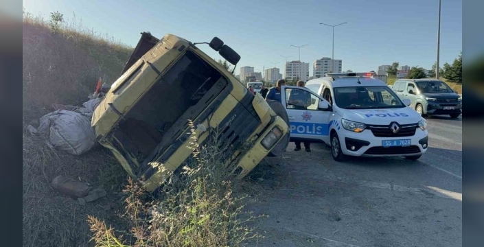 Samsun'da freni patlayan kamyon facianın eşiğinden döndü