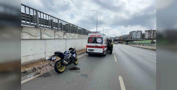 Samsun'da motosiklet kazası: İki kişi yola savruldu, yaralılar hastanede
