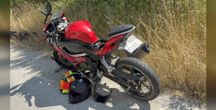 Samsun'da motosiklet tıra çarptı: İki kişi yaralandı