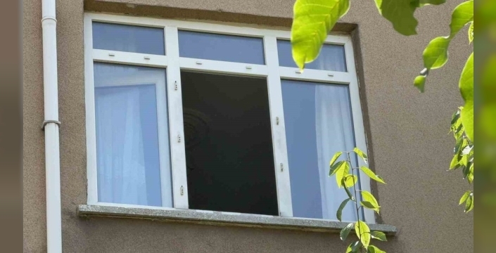 Samsun'da pencereden düşen 16 yaşındaki çocuk, yaşamını yitirdi