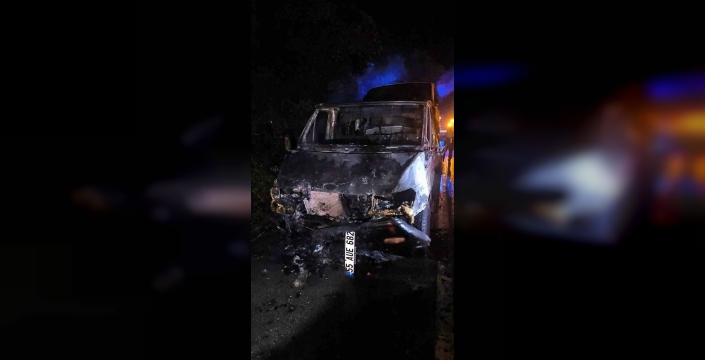 Samsun'da seyir halindeki çekici alev alev yandı, kamyonet de zarar gördü