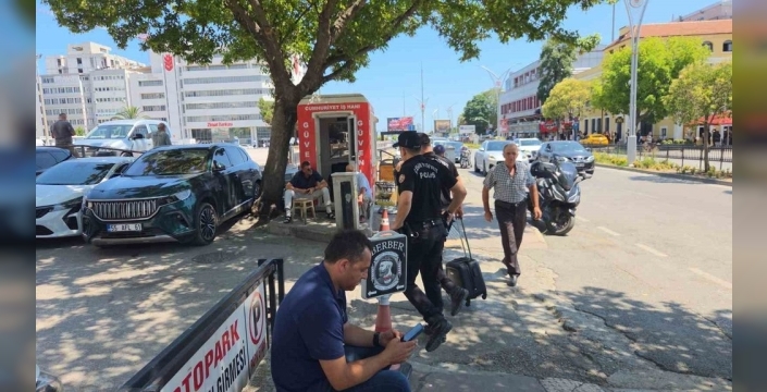Samsun sokaklarında valiz paniği: Meraklı vatandaşın müdahalesi şaşırttı