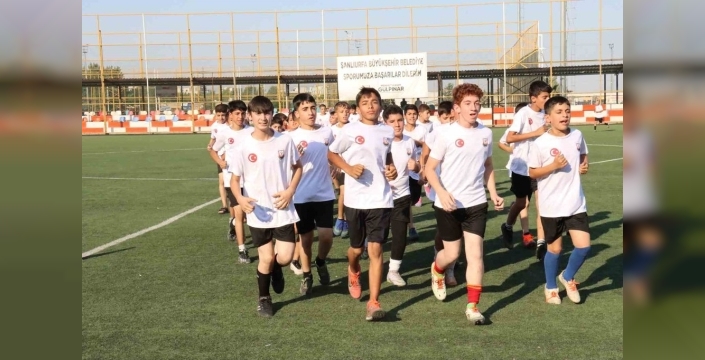 Şanlıurfa'da binlerce çocuk futbolla tanışıyor: Belediye dev bir proje başlattı
