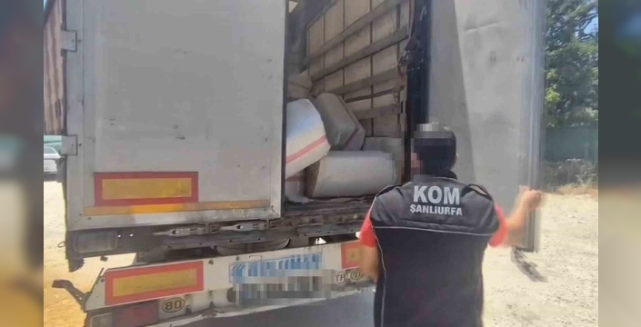 Şanlıurfa'da saman balyalarının altından milyonluk vurgun çıktı!