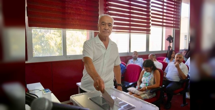 Seferihisar'da Fuat Gümüş, başkan vekili olarak göreve başladı