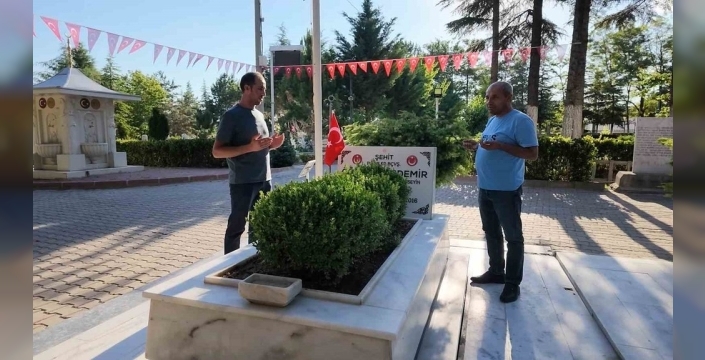Şehit Ömer Halisdemir’in kabrine ziyaretler sürüyor