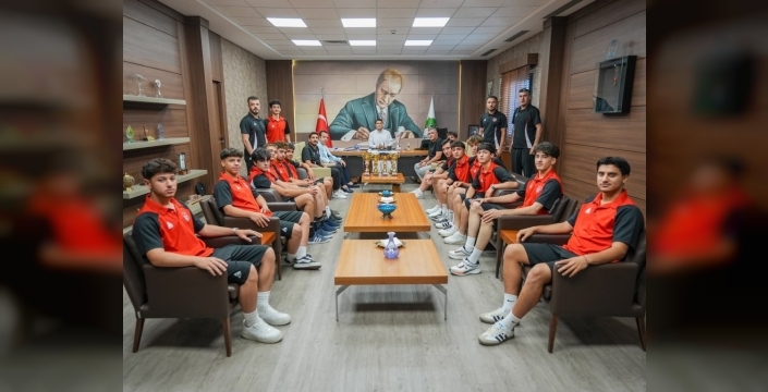 Şehitkamil'den U18 Türkiye üçüncülüğü gururu: Başkan Yılmaz şampiyonları kutladı