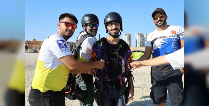 Serebral palsili Cabbar, doğum gününde yamaç paraşütüyle gökyüzüne açıldı