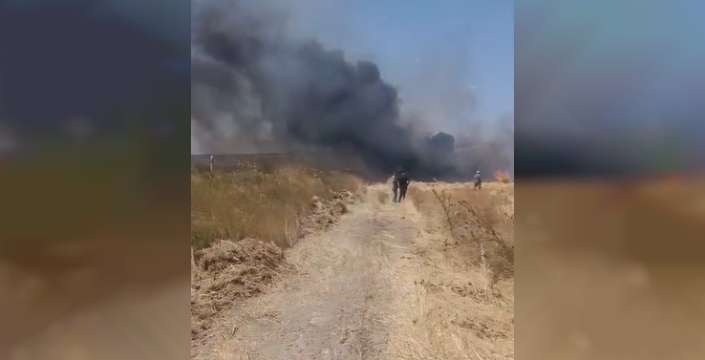 Seyitgazi'de biçerdöver yangını: 2 dönüm alan zarar gördü