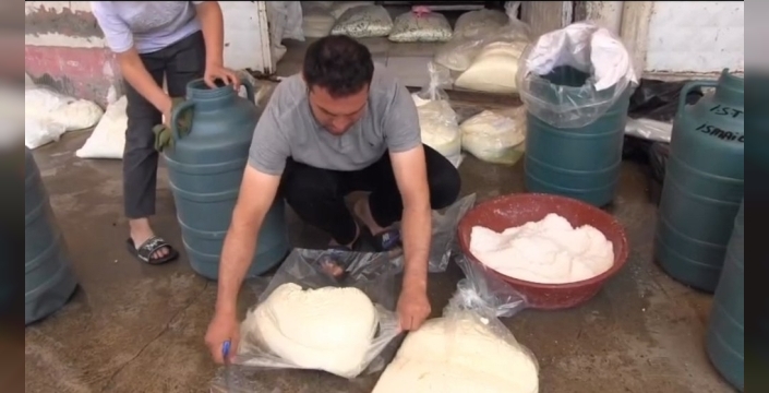 Siirt peyniri, tezgahları doldurmadan tükeniyor