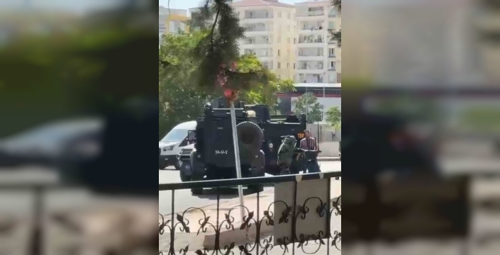 Siirt'te AK Parti binası önündeki şüpheli çanta patlatıldı