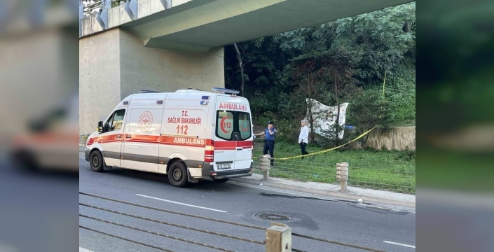 Şişli'de yol kenarında korkunç bir keşif: Erkek cesedi bulundu