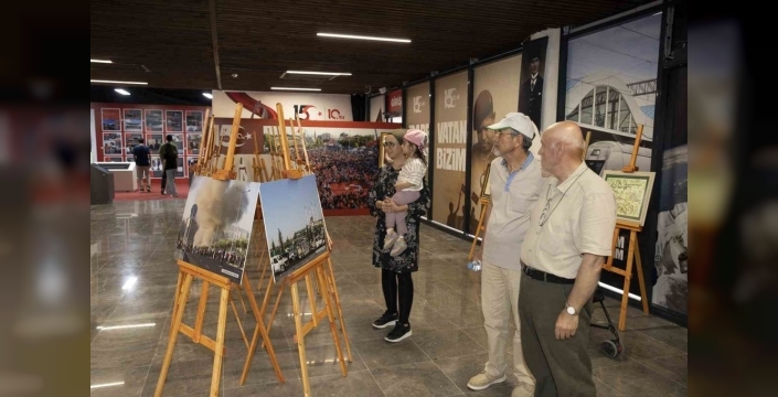 Sivas'ta 15 Temmuz Anı Merkezi, ziyaretçi akınına uğradı: Duygusal anlar yaşanıyor