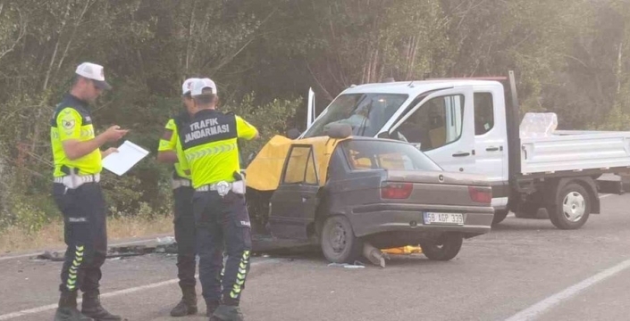 Sivas'ta trafik kazası: Bir ölü, iki yaralı