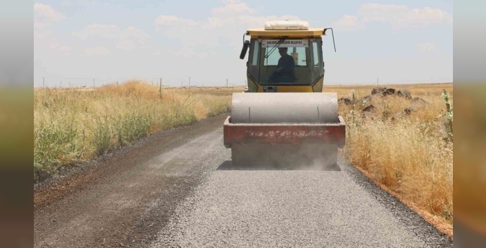 Siverek kırsalında asfalt atağıyla ulaşım kolaylaşıyor