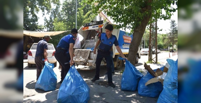 Siverek'te bozuk gıda ürünlerine büyük operasyon: 5 ton imha edildi