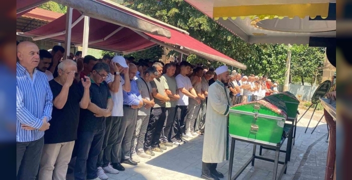 Tatil yolculuğu kabusa döndü: Anne ve kızı hayatını kaybetti, baba yoğun bakımda