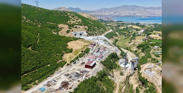 Tatvan çevre yolunda incelemeler hız kesmeden devam ediyor