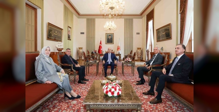 TBMM Başkanı Kurtulmuş, AK Parti'yi ziyaret etti: 'Terörsüz Türkiye' süreci masada