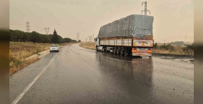 Tekirdağ’ı vurdu: Gök delindi, yollar sular altında kaldı, sürücüler çaresiz