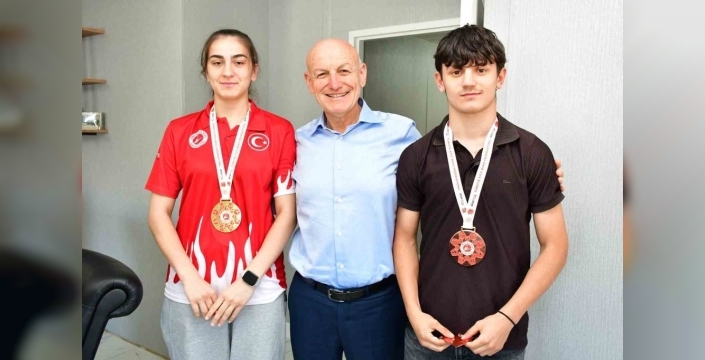 Terme’nin kick boks şampiyonları Başkan Kul ile buluştu