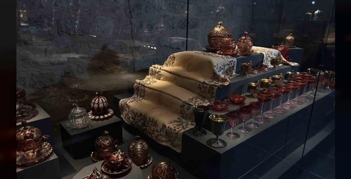 Topkapı Sarayı'nda şerbethane, 452 eserle ziyarete açıldı
