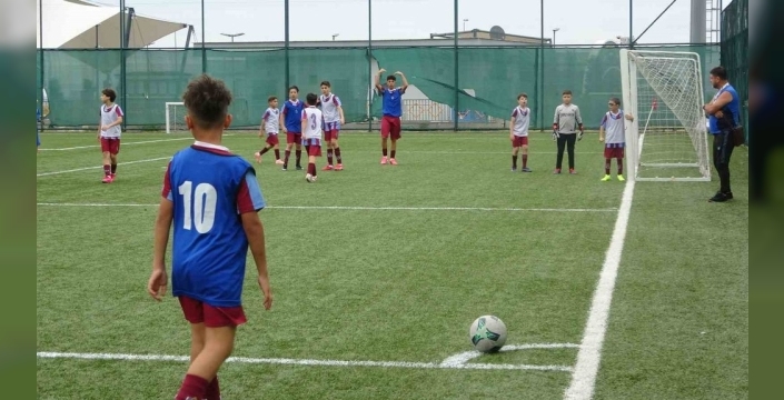Trabzonspor okullarından 400 genç yetenek Akyazı'da buluştu