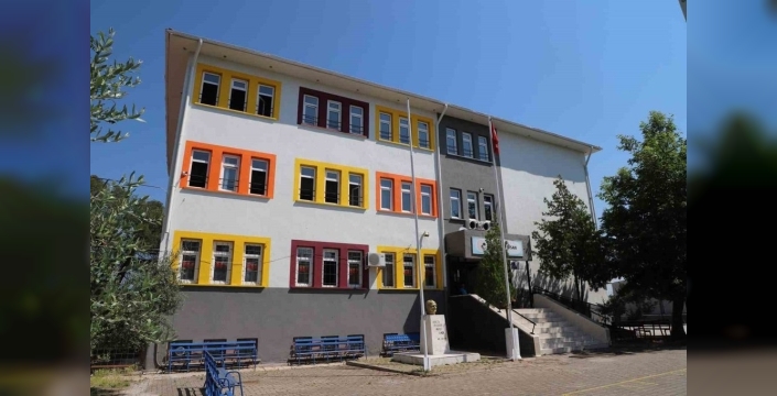 Turgutlu'da okullar ve parklar yeni eğitim yılına hazırlanıyor