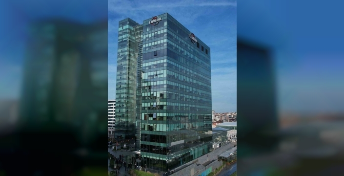 Türk Eximbank'tan rekor sendikasyon kredisi: 830 milyon dolarla uluslararası finans dünyasındaki güveni tazeledi