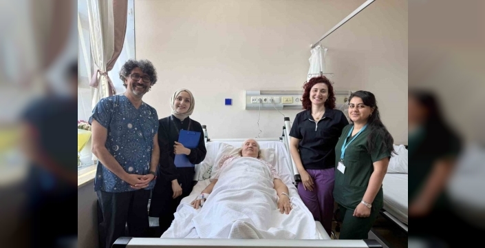 Türkiye'de bir ilk: Meme kanserinde endoskopik yöntemle hasta sağlığı ve estetiği bir arada