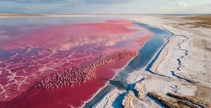 Tuz Gölü pembe renge büründü